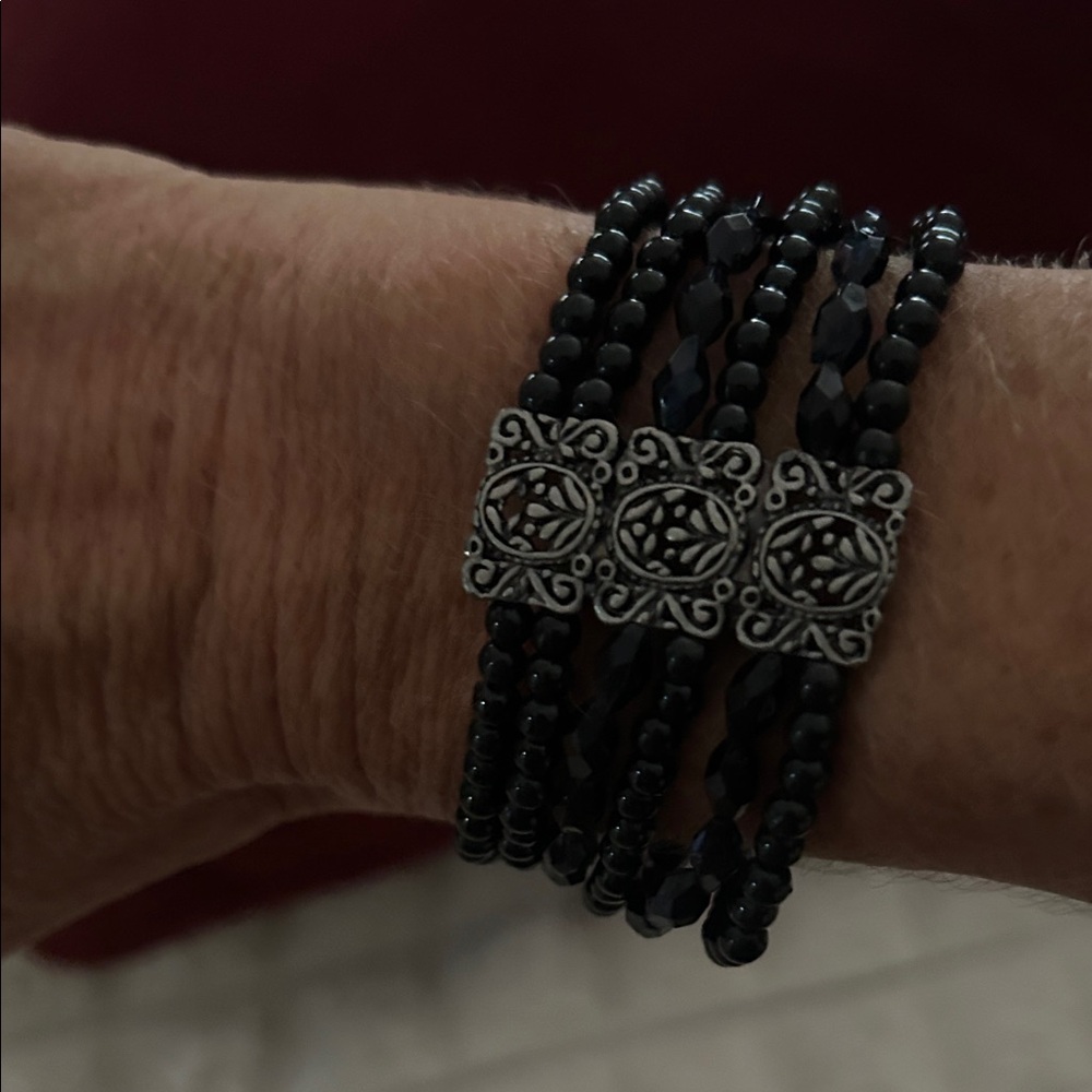 Elegant Black Beaded Bracelet